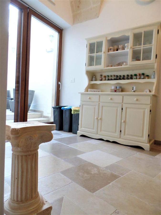 Regina Viarum Apartment, Historic City Centre Brindisi Exterior photo
